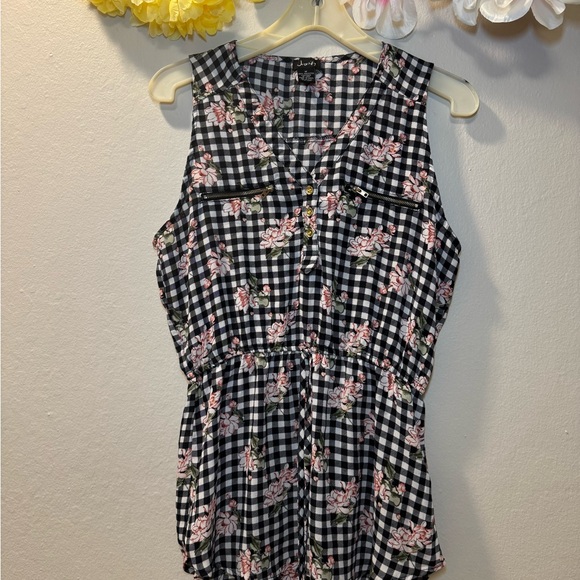Justify Black Gingham Tank with Pink Floral Print - Picture 3 of 14